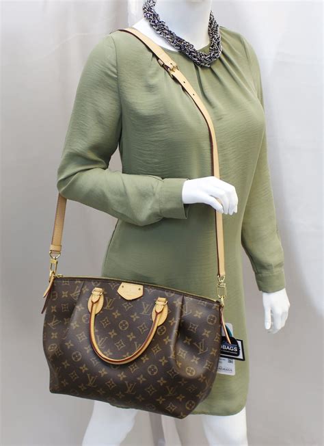 louis vuitton turenne mm handbag.